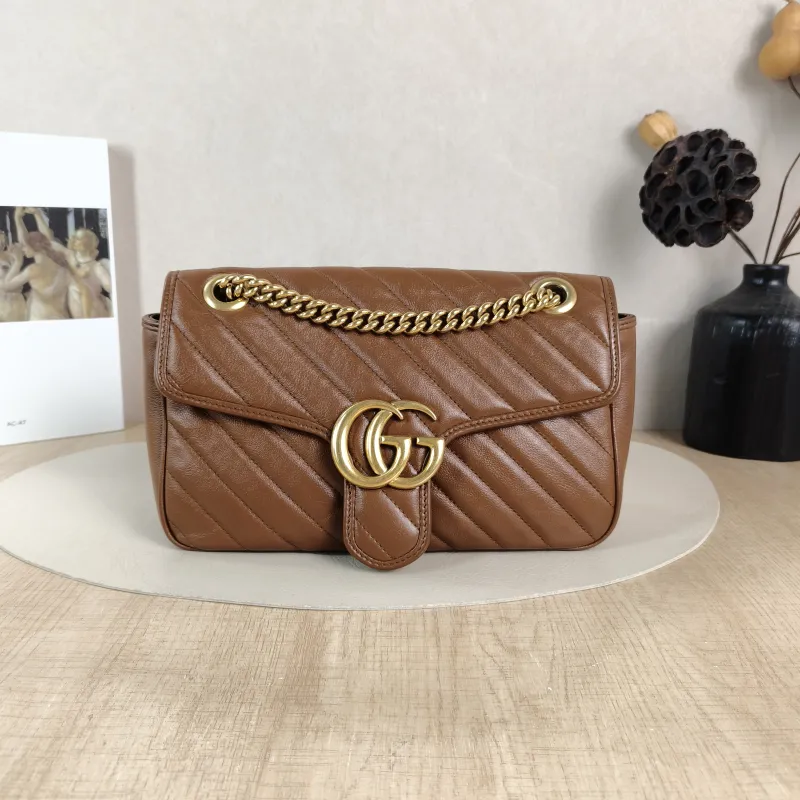 GUCCI Crossbody Bag GG Marmont Medium Marmont 26 Caramel Calfskin 26 × 7 × 15 cm