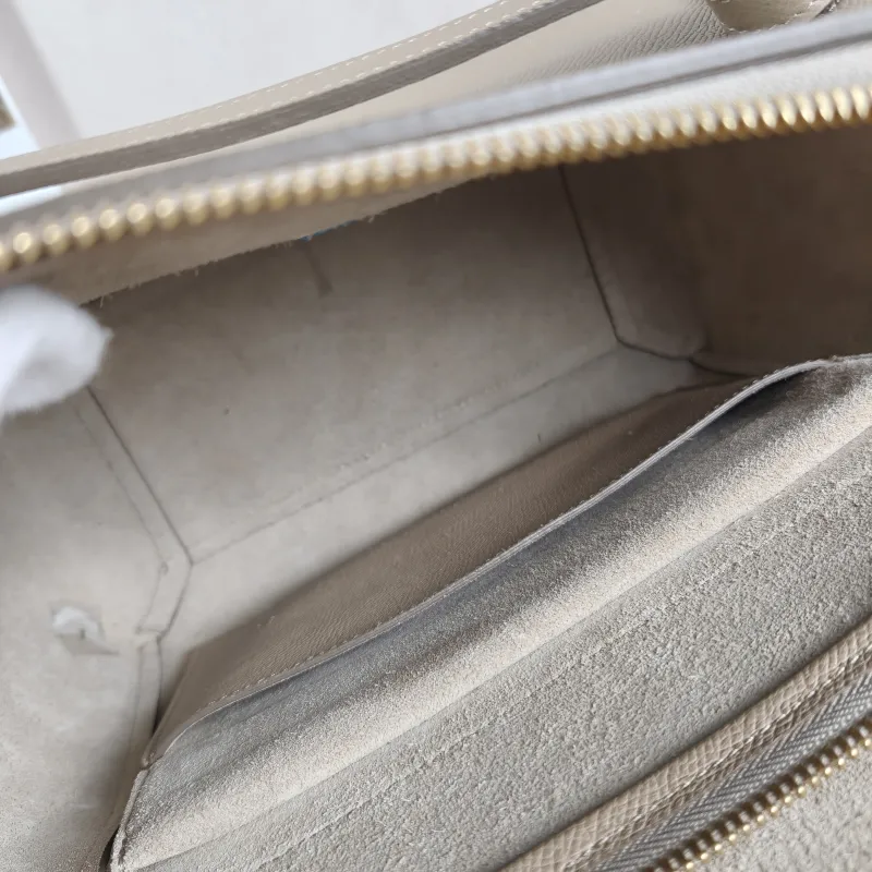 CELINE Shoulder Bag Belt Micro Calfskin Medium 24 × 13 × 20 cm — detail view 11 of 14