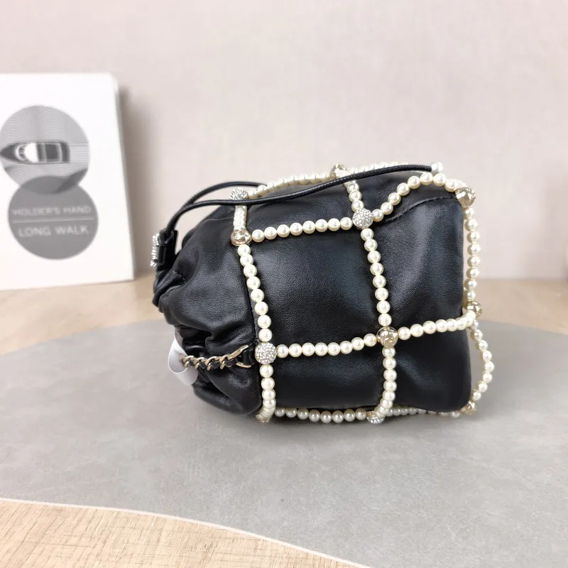 Chanel Shoulder Bag Pearl Bucket Bag Black Lambskin One Size 12 × 12 × 17.5 cm 30 — detail view 6 of 12