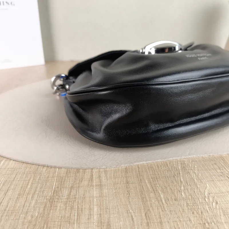 Louis Vuitton Shoulder Bag Sunset Vibe Black Lambskin One Size 27 × 3 × 18 cm — detail view 8 of 12