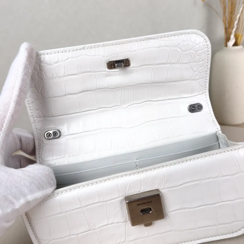 BALENCIAGA Crossbody Bag GOSSIP xs Chain Bag White Calfskin XS 19 × 7 × 10 cm — detail view 10 of 11