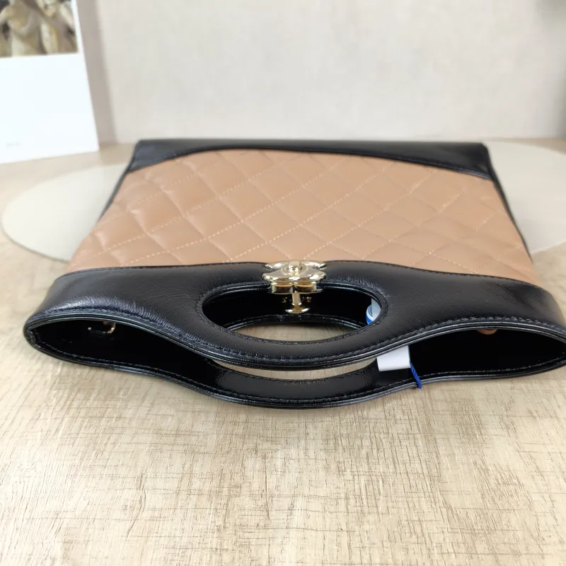 Chanel Crossbody Bag 31Bag Beige Black Lambskin Mini 23 × 5.5 × 22 cm — detail view 3 of 12