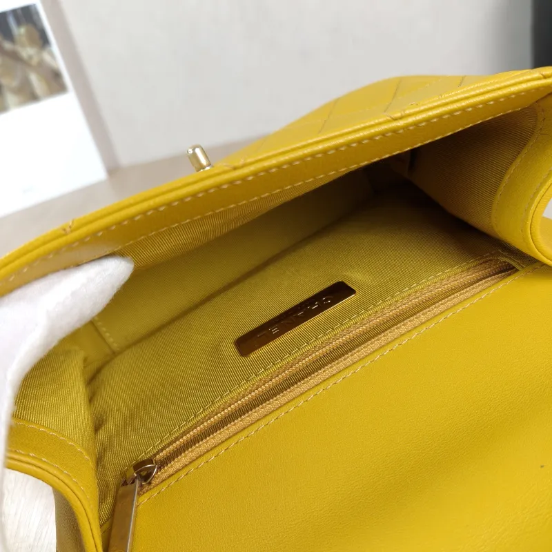Chanel Crossbody Bag Top Handle Crossbody Bag Yellow Calfskin 20 × 6 × 14 cm 28 — detail view 7 of 12