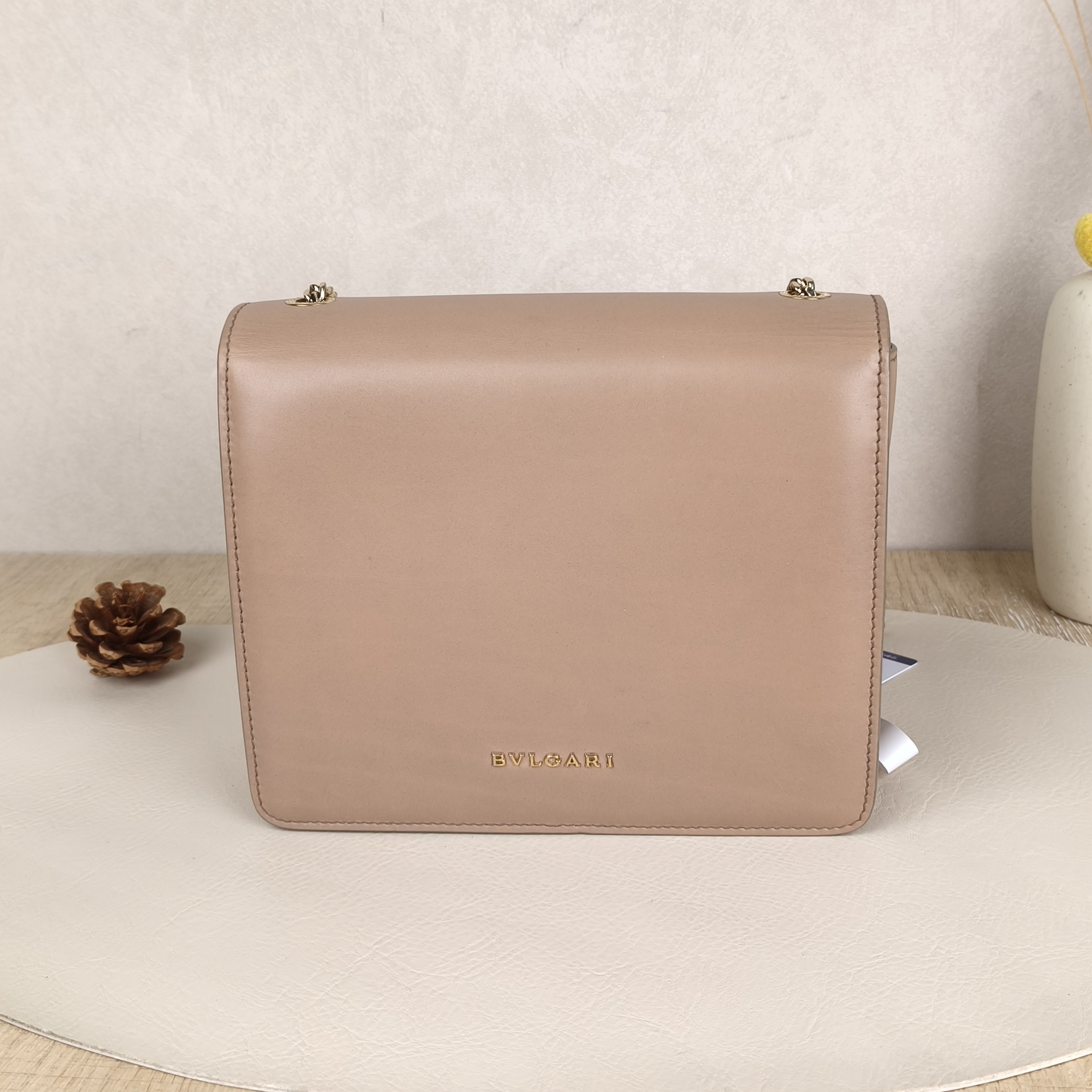 Bvlgari Shoulder Bag Pink Calfskin · 19 × 7 × 16 cm — cover view 8 of 9