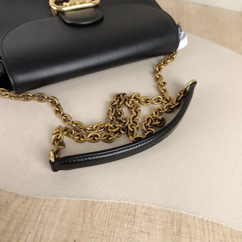 CELINE Crossbody Bag Maillon Triomphe Black Calfskin Medium 22 × 6 × 17 cm — detail view 10 of 11