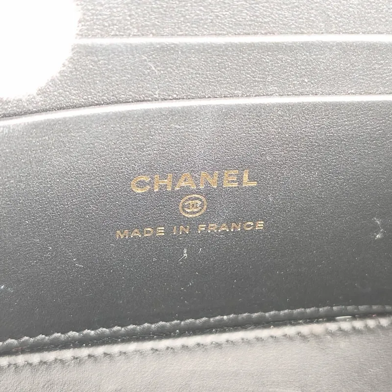 Chanel Crossbody Bag Edition Black Lambskin Mini 16 × 8 × 9.5 cm — detail view 8 of 13