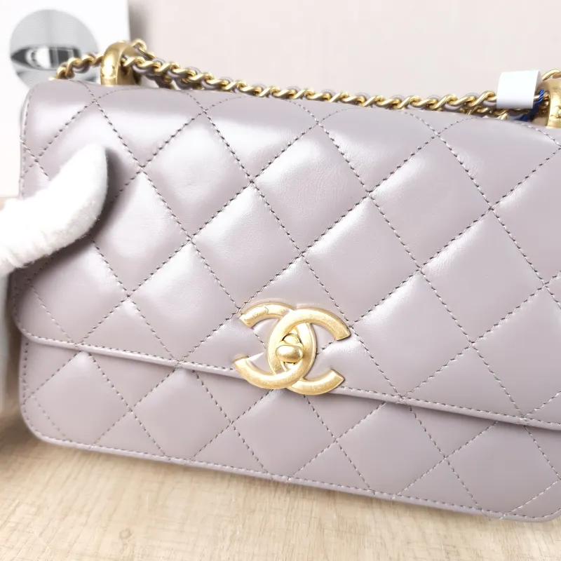 Chanel Crossbody Bag woc Calfskin Medium22 × 8 × 14.5 cm — detail view 3 of 16
