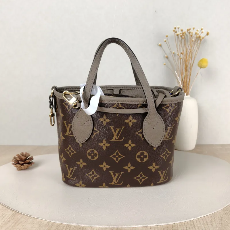 Louis Vuitton Crossbody Bag NEVERFULL INSIDE OUT BB PVC · Calfskin BB 26.5 × 11 × 16.5 cm — cover view 5 of 5