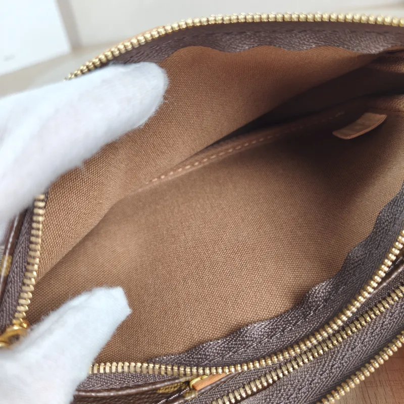 Louis Vuitton Crossbody Bag Multi Pochette Accessoires Shoulder Strap PVC Small24 × 4 × 13.5 cm — detail view 6 of 12