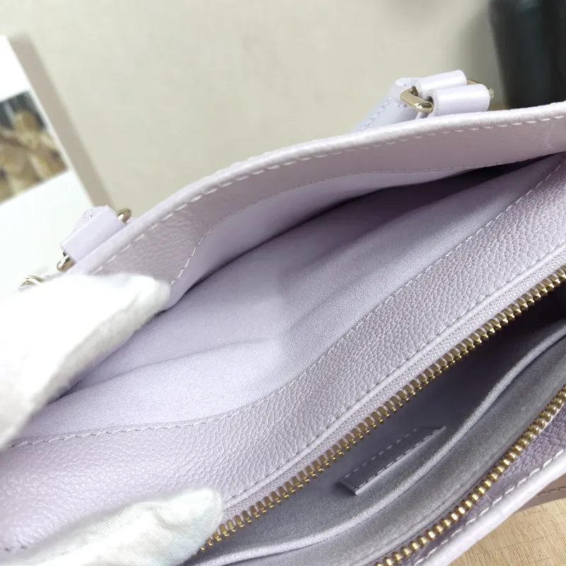 Louis Vuitton Crossbody Bag Onthego East West Two Straps Empreinte Embossed Calfskin Small 25 × 10 × 13 cm — detail view 9 of 12