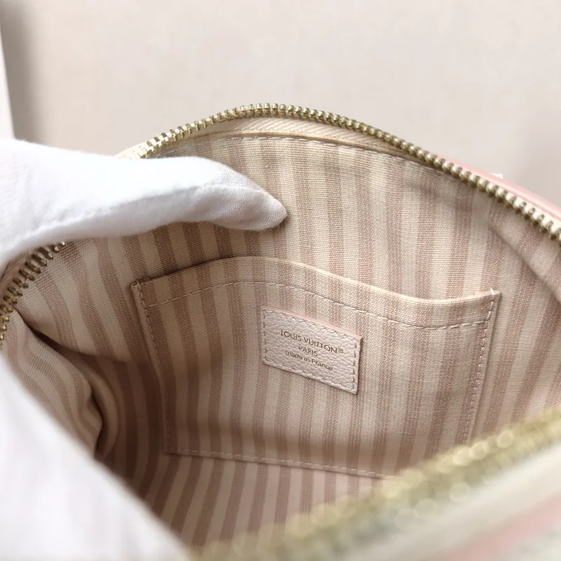 Louis Vuitton Crossbody Bag Speedy20Beige · Pink Empreinte Embossed Calfskin Small20.5 × 12 × 13.5 cm — detail view 11 of 12