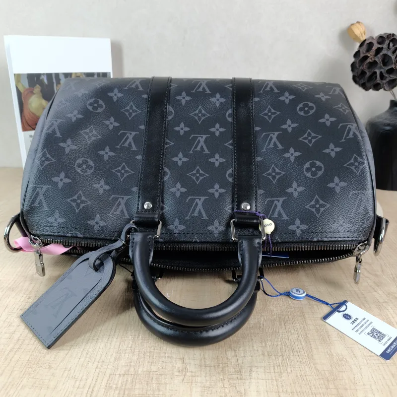 Louis Vuitton Crossbody Bag Keepall 35 Monogram PVC One Size 35 × 16 × 21 cm — detail view 9 of 12