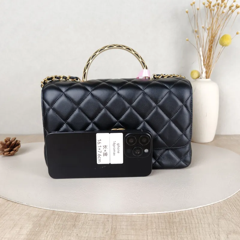 Chanel Crossbody Bag Black Lambskin One Size25 × 9 × 14.5 cm — cover view 3 of 5