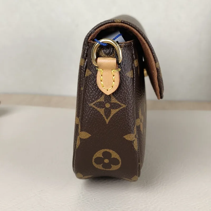Louis Vuitton Crossbody Bag IVY Monogram PVC Small 23.5 × 4.3 × 12 cm — detail view 11 of 12