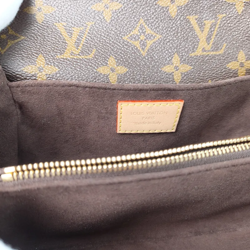 Louis Vuitton Crossbody Bag Pochette Métis East West Monogram PVC Small 21.5 × 6 × 13.5 cm — detail view 10 of 13