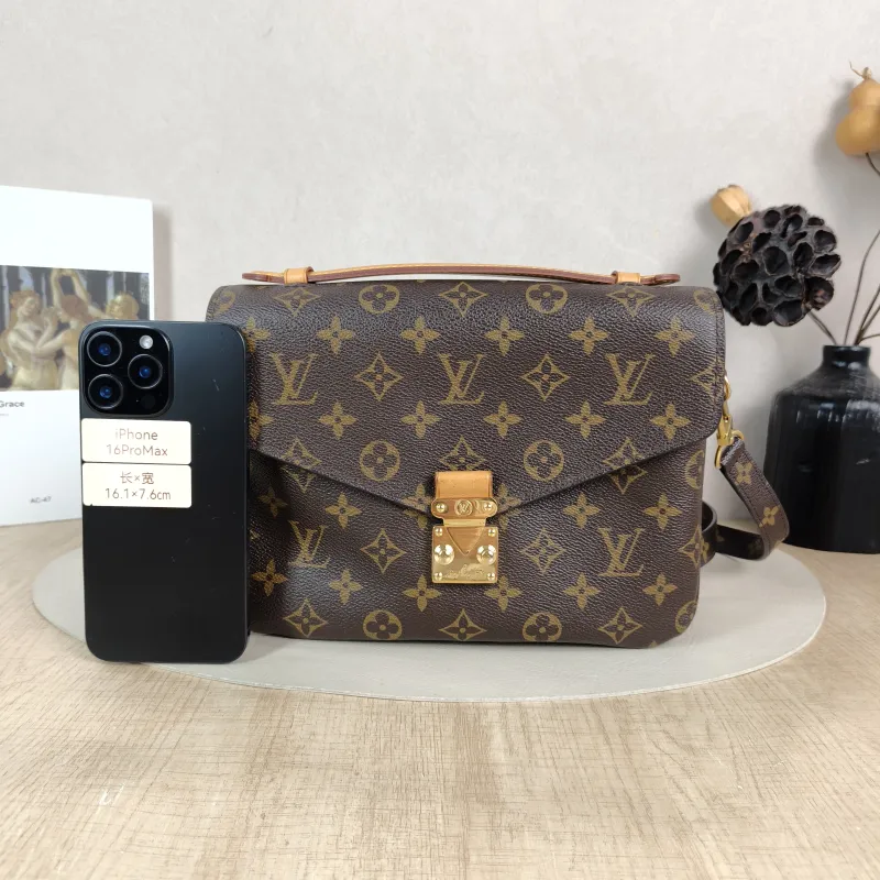 Louis Vuitton Crossbody Bag Pochette Métis Monogram PVC Medium 25 × 7 × 19 cm — cover view 6 of 6