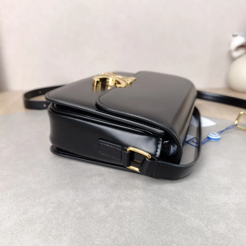CELINE Crossbody Bag Teen Triomphe Black CC alfskin Small 18.5 × 6 × 14 cm — detail view 5 of 12