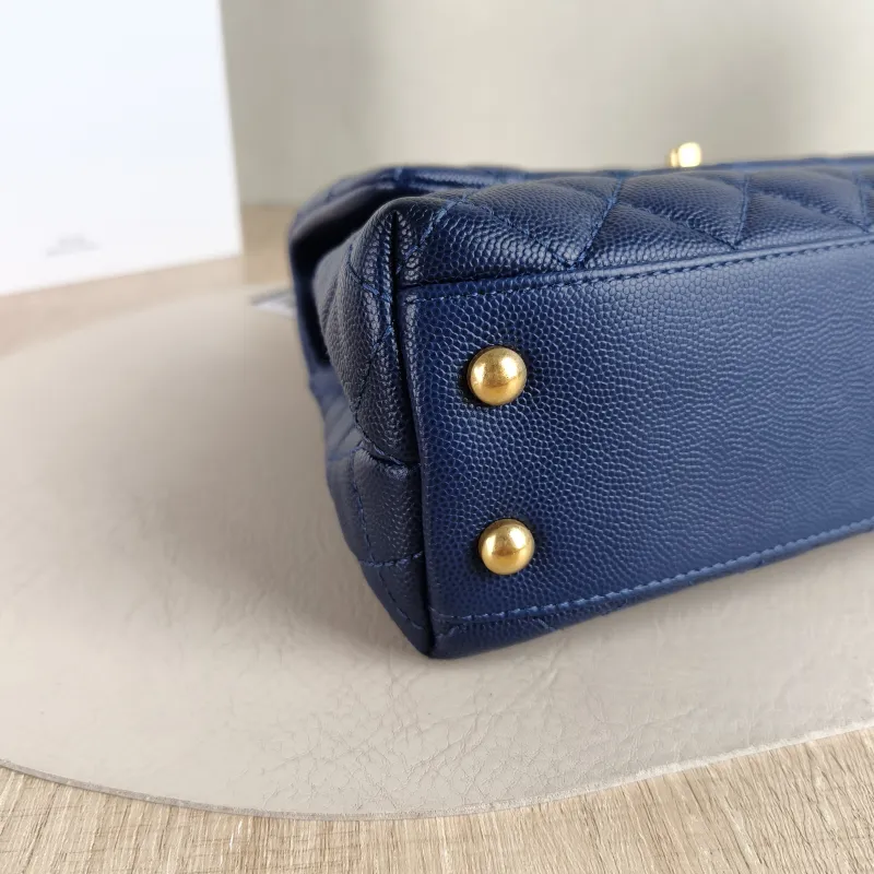 Chanel Top Handle Bag Coco Handle​ Grained Calfskin Small 24 × 10 × 14 cm 25 — detail view 11 of 12
