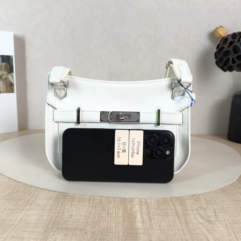 Hermès Crossbody Bag Jypsiere 23 01Blanc White Swift Calfskin Mini 23 × 5 × 17 cm W — cover view 2 of 6