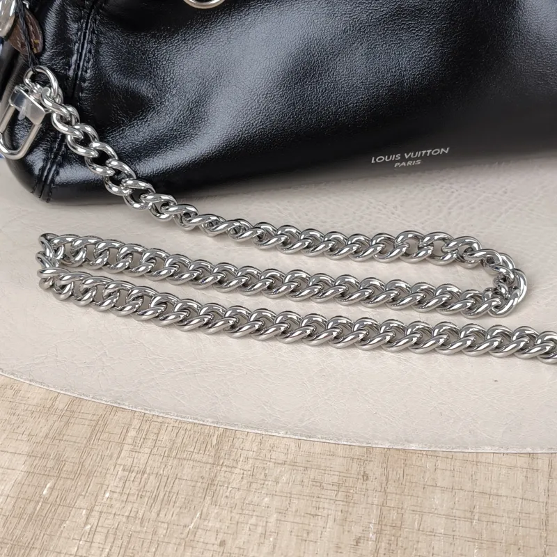 Louis Vuitton Shoulder Bag Pochette Vibe Black SL ambskin One Size 25 × 7.5 × 10 cm — detail view 1 of 10