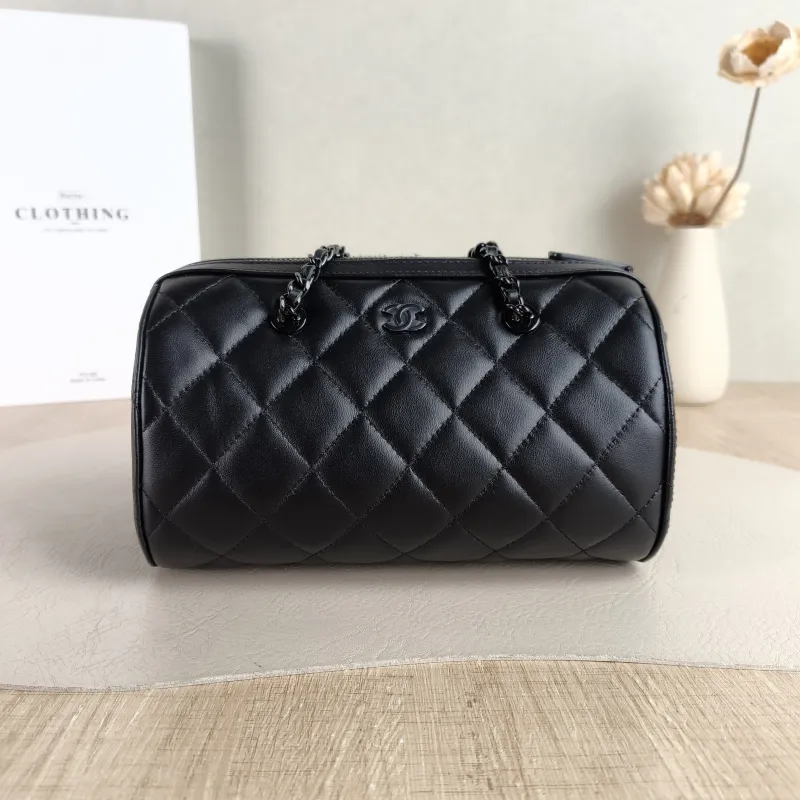 Chanel Crossbody Bag Bowling Bag soblack Black Lambskin One Size 18.5 × 11 × 11.5 cm