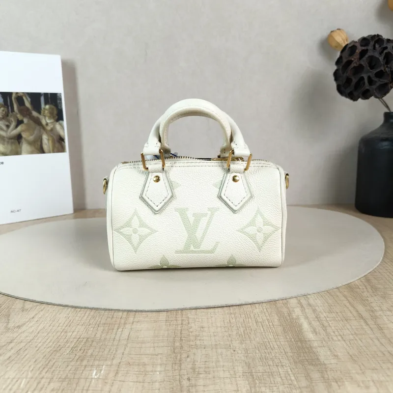 Louis Vuitton Crossbody Bag Speedy Nano White · Green Empreinte Embossed Calfskinnano16 × 7.5 × 10 cm