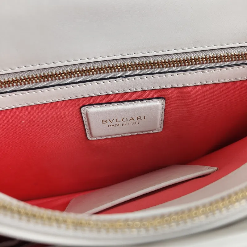 Bvlgari Shoulder Bag Serpenti Forever Collection Crossbody Bag White Calfskin 27.5 × 7.5 × 19 cm — detail view 1 of 12