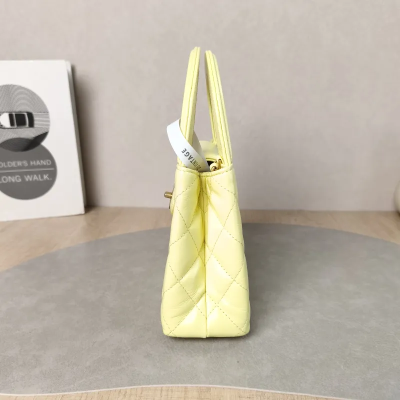 Chanel Crossbody Bag Kelly Yellow Waxed Leather Mini 19 × 7 × 13 cm — detail view 6 of 11