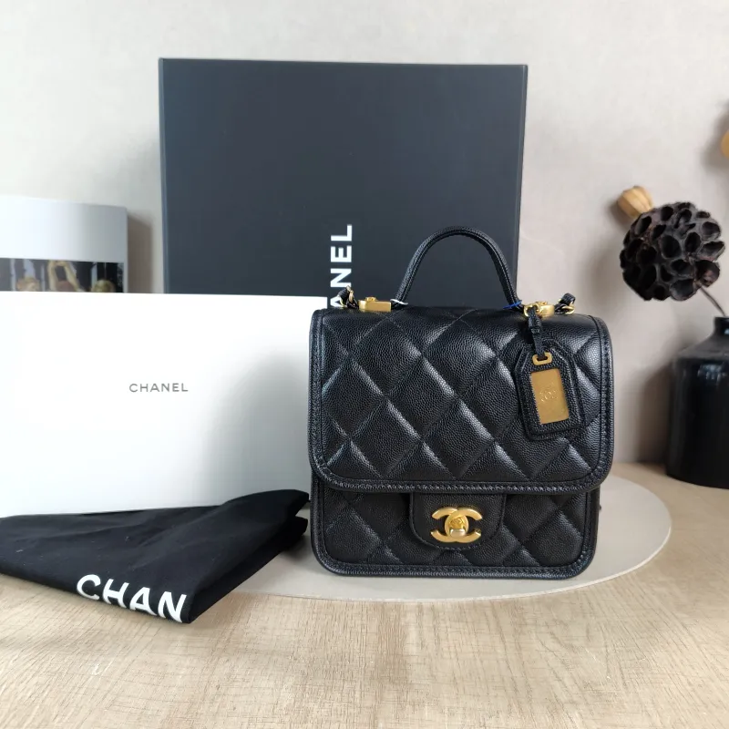 Chanel Crossbody Bag Messenger Bag Black Grained Calfskin 17 × 6 × 16 cm — cover view 2 of 6