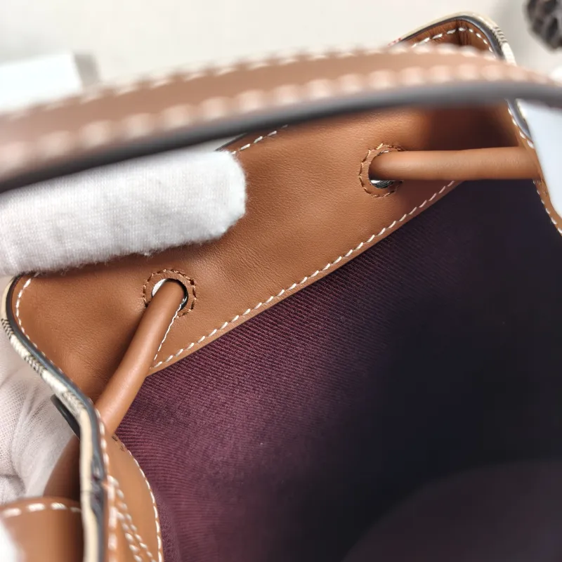 BURBERRY Crossbody Bag Bucket Bag Monogram PVC One Size 17 × 11 × 18 cm — detail view 1 of 11