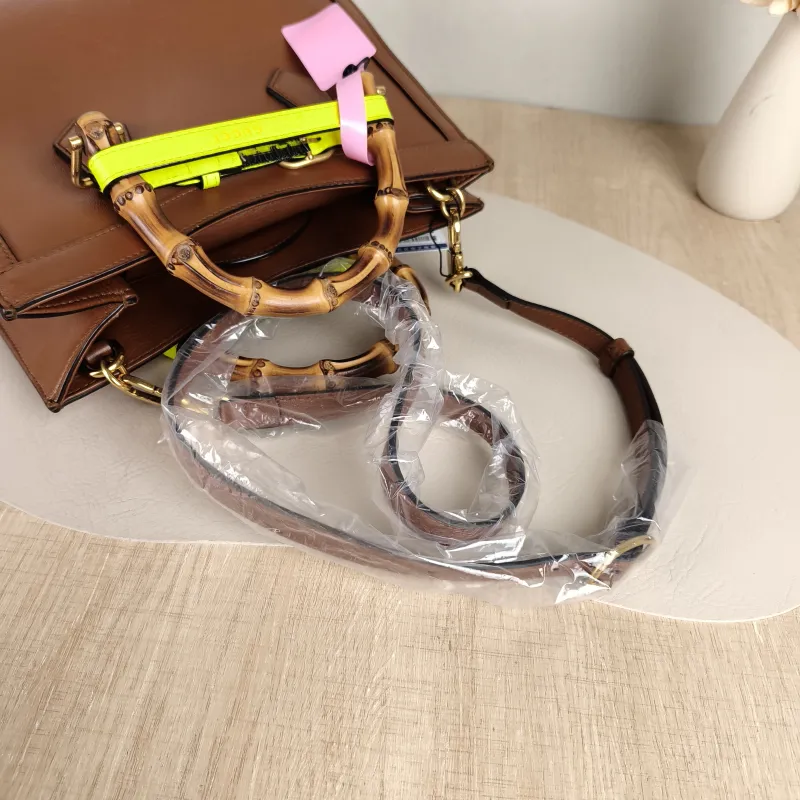 GUCCI Top Handle Bag Diana Top Handle Bag Caramel Calfskin Medium 27 × 10 × 24 cm — detail view 1 of 13