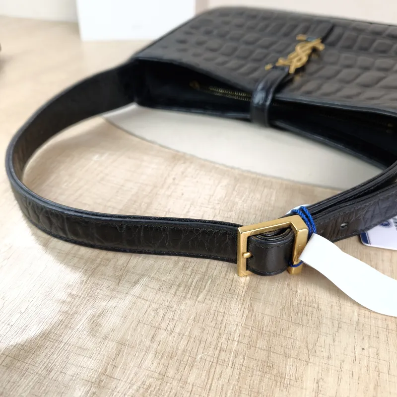 SAINT LAURENT Shoulder Bag LE 5 À 7 Black Calfskin Small 23 × 6.5 × 16 cm — detail view 3 of 10