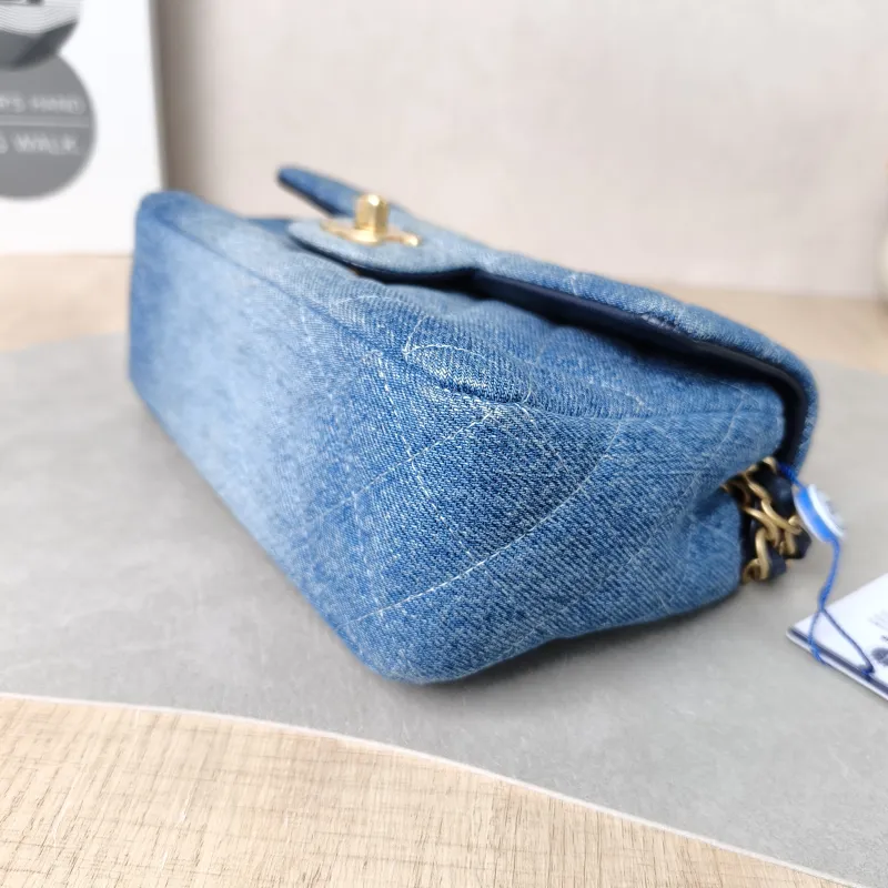Chanel Crossbody Bag Classic Flap Large Mini CF Mini Blue mini 20 × 6 × 12 cm — detail view 1 of 10
