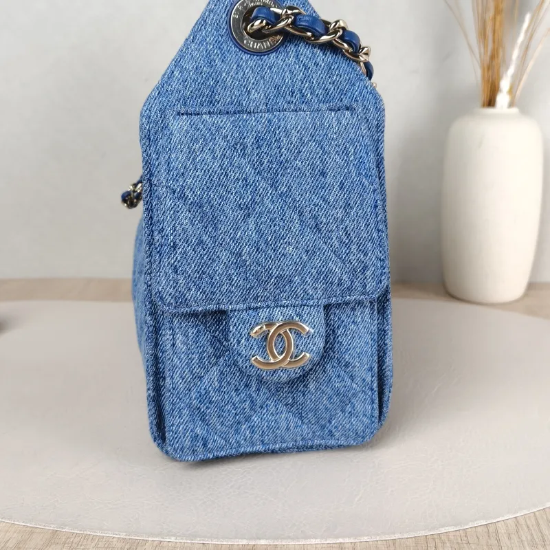Chanel Crossbody Bag 25Bag Mini 22 × 12.5 × 22 cm — detail view 7 of 12