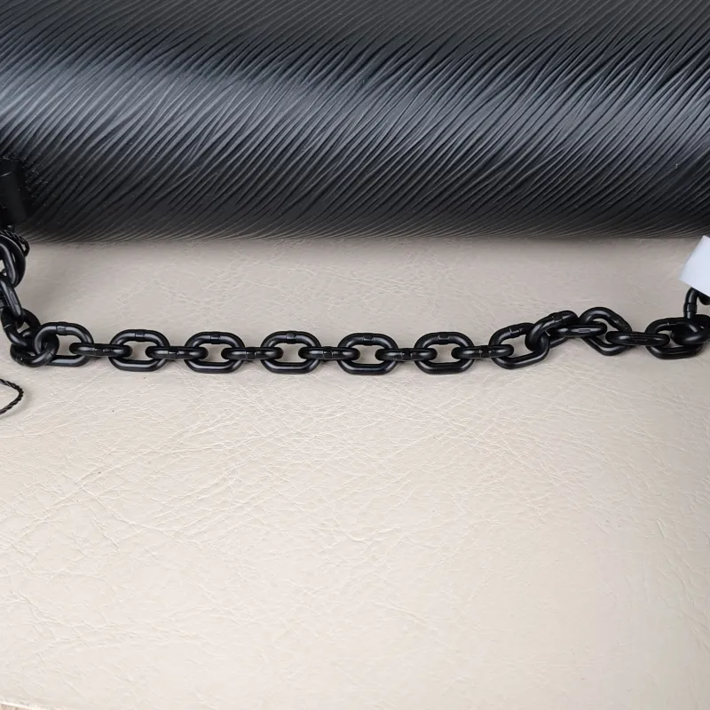 Louis Vuitton Crossbody Bag Twist Black Epi Embossed Calfskin Medium23 × 9.5 × 17 cm — detail view 10 of 12