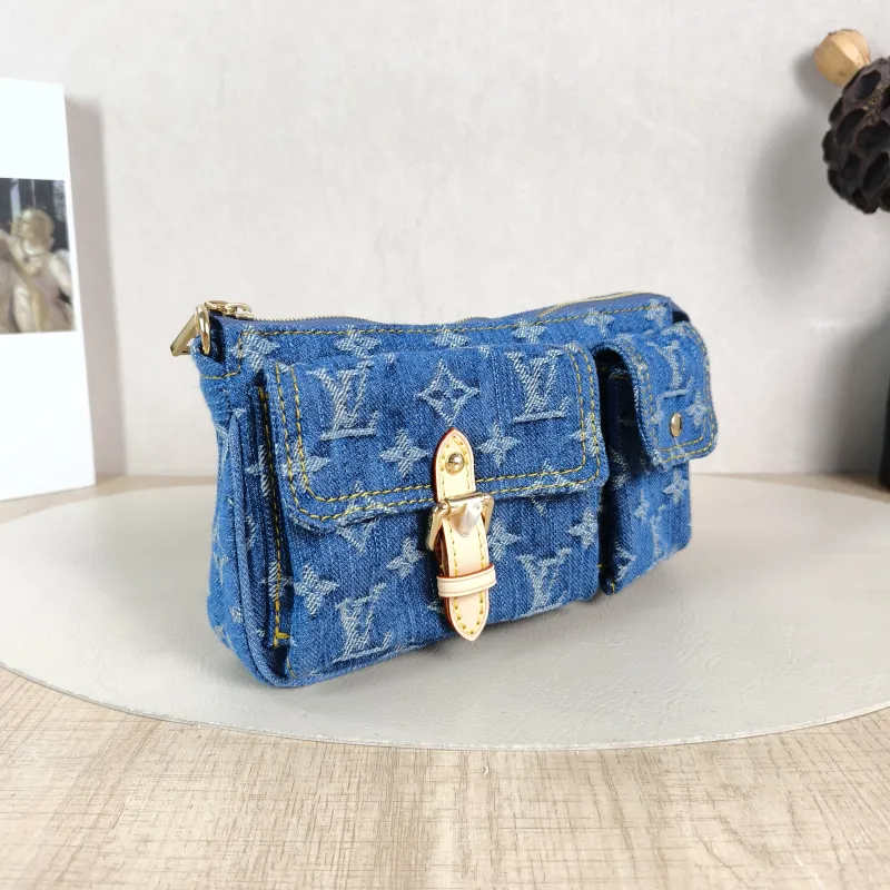 Louis Vuitton Shoulder Bag Pochette Accessories Cargo One Size 23.5 × 3 × 14 cm — cover view 3 of 6