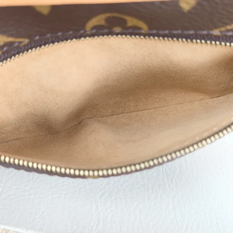 Louis Vuitton Crossbody Bag Loop Monogram PVC Small 23 × 6 × 13 cm — detail view 7 of 14