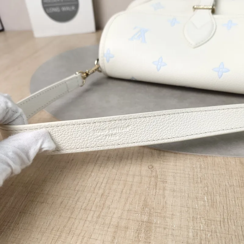 Louis Vuitton Crossbody Bag Diane Baguette Bag White · Blue Empreinte Embossed Calfskin Monogram Small24 × 9 × 15 cm — detail view 4 of 15