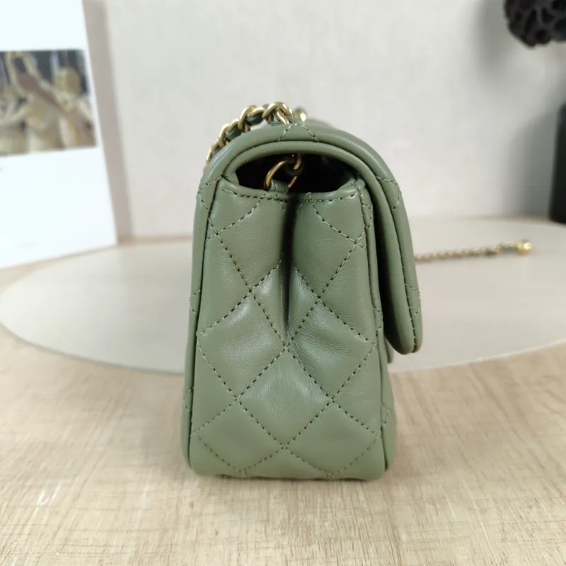 Chanel Crossbody Bag Lambskin One Size 17 × 8 × 13.5 cm — detail view 7 of 12