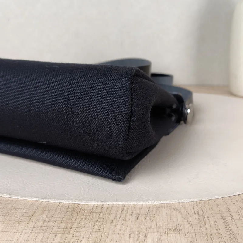Hermès Crossbody Bag Herbag Zip 20Black Canvas mini20.5 × 7 × 16.5 cm — detail view 14 of 15