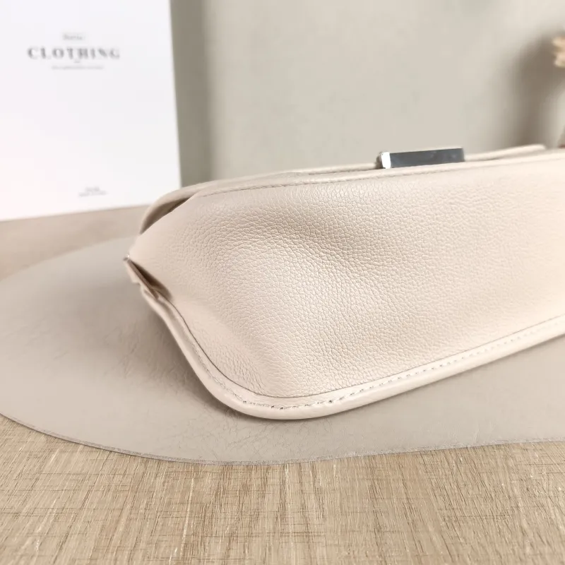 Louis Vuitton Shoulder Bag BUCI Beige Epi Embossed Calfskin One Size 24.5 × 9 × 15.5 cm — detail view 1 of 11