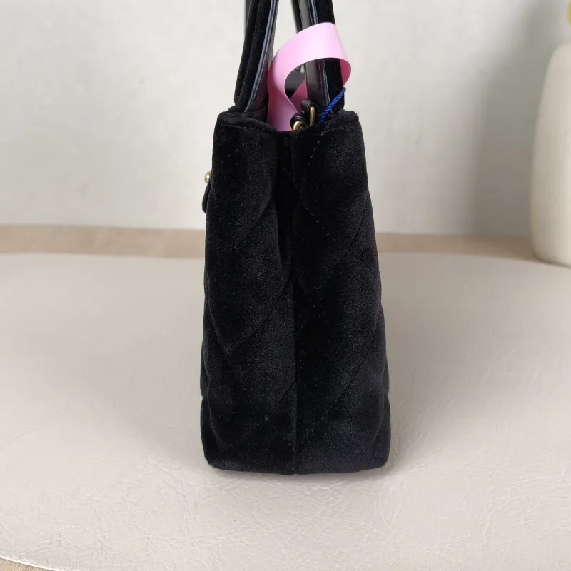Chanel Crossbody Bag Kelly Black Velvetmini19 × 7 × 13 cm — detail view 1 of 13