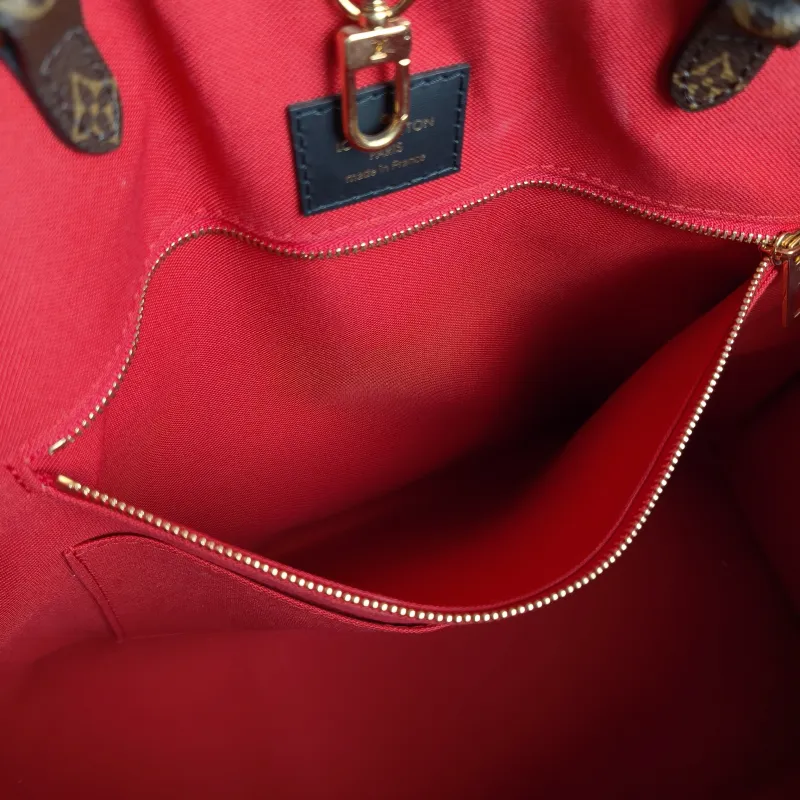 Louis Vuitton Shoulder Bag Onthego Large Monogram PVC Large41 × 19 × 34 cm — detail view 1 of 10