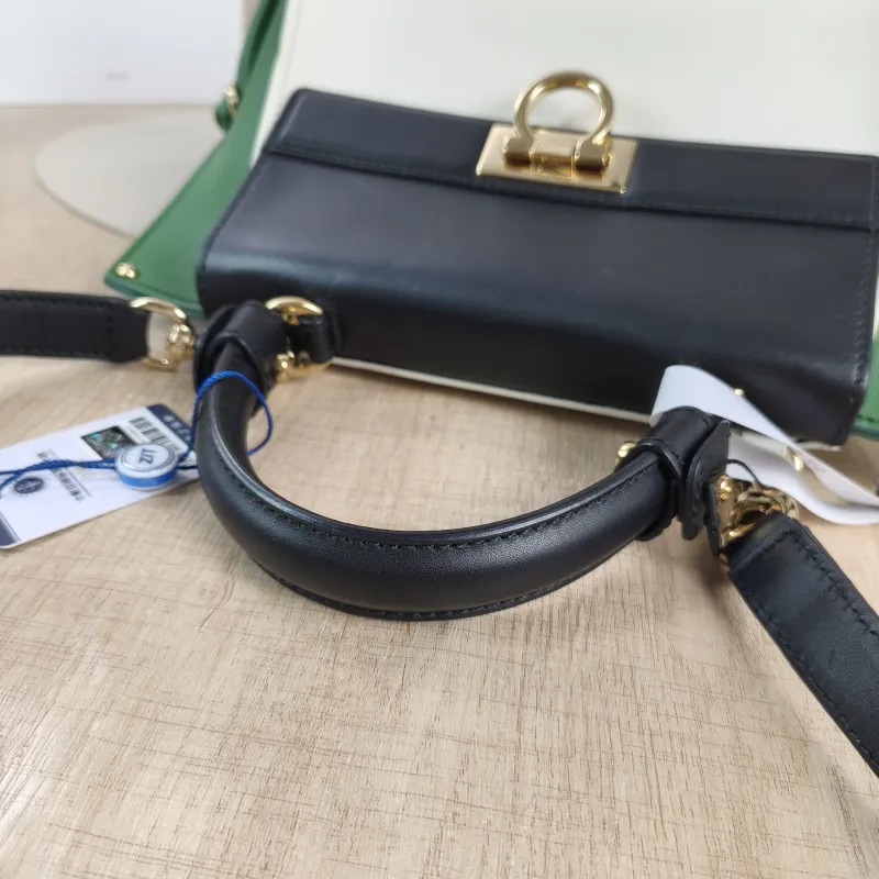 FERRAGAMO Shoulder Bag Shoulder Bag Colorblock Calfskin One Size24 × 13 × 17 cm — detail view 4 of 14