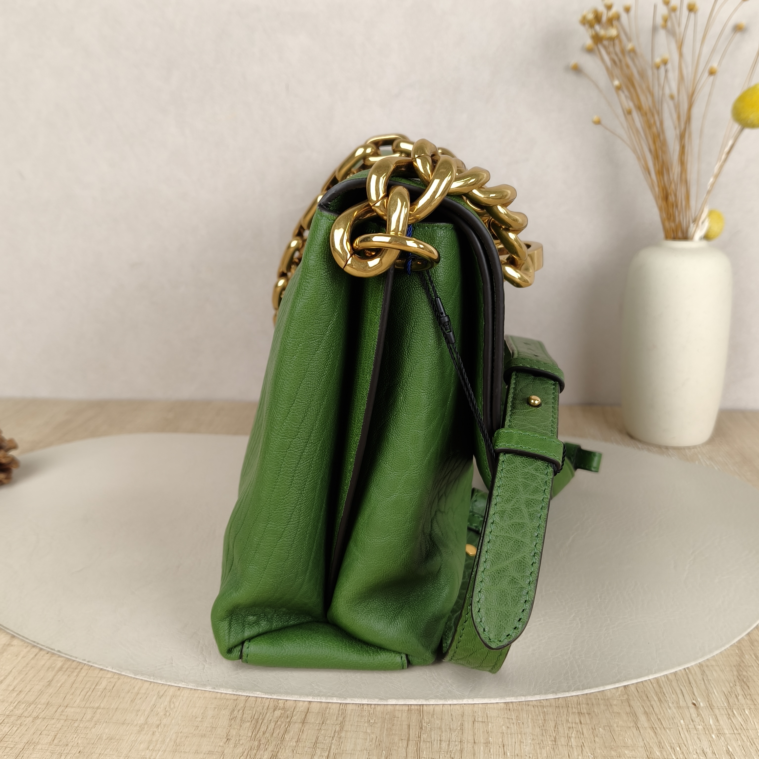GUCCI Chain Bag Green Calfskin · Shoulder Strap Dust Bag · 36 × 8 × 19 cm — cover view 6 of 9