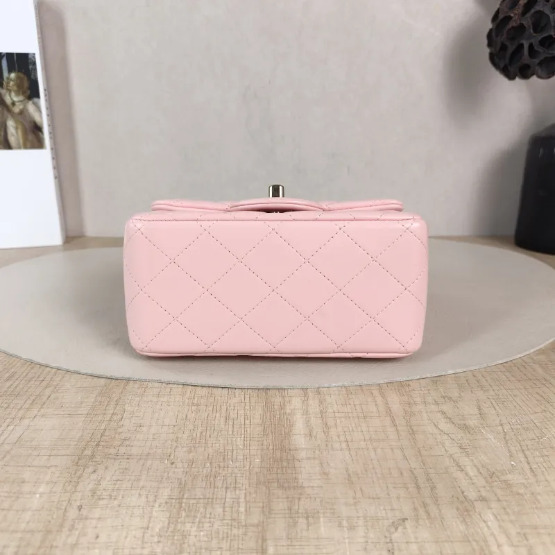 Chanel Crossbody Bag Edition Pink Lambskin 16.5 × 8 × 12.5 cm — cover view 6 of 6