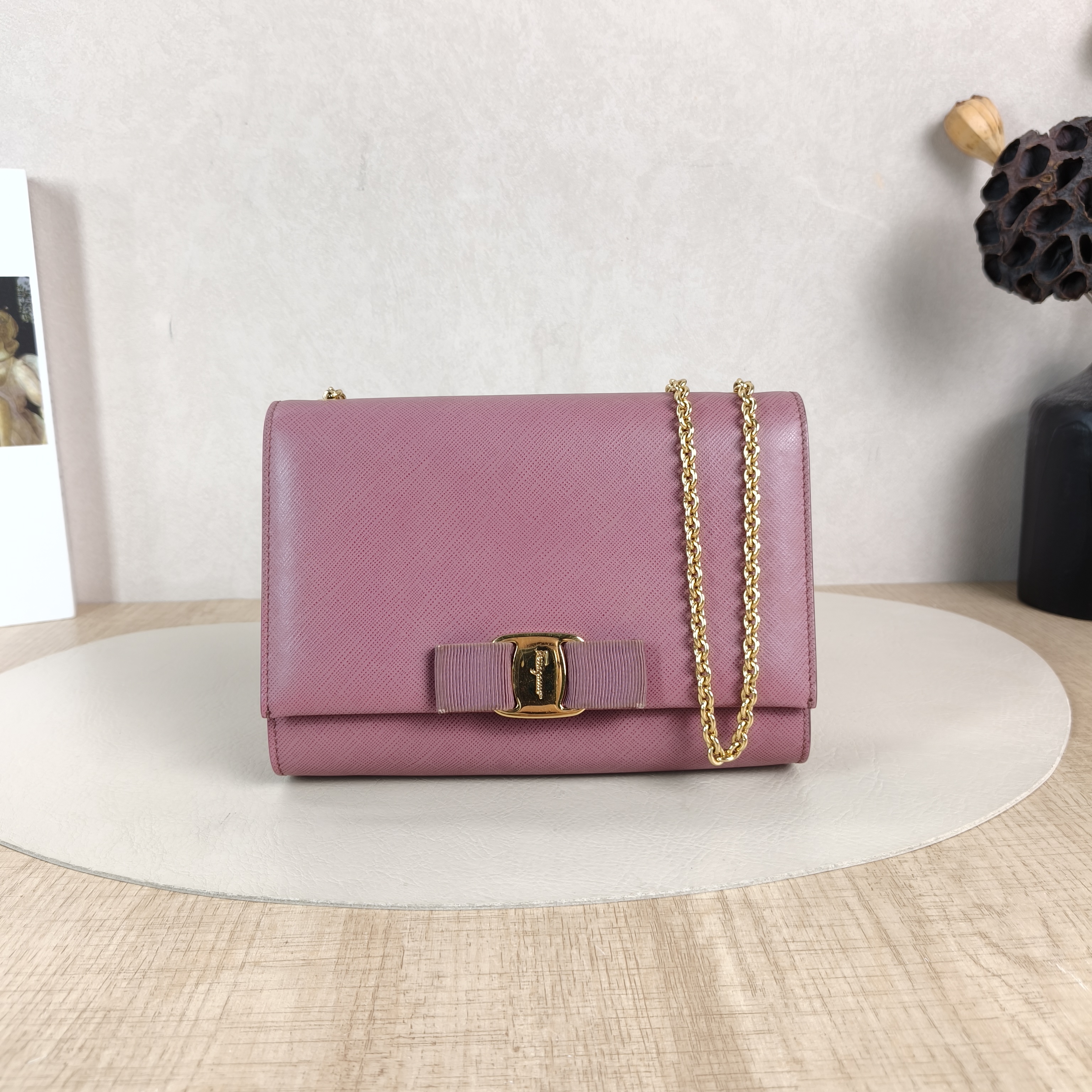 FERRAGAMO Crossbody Bag Chain Bag Calfskin One Size19 × 4 × 13 cm