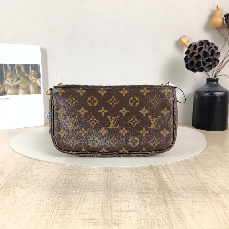 Louis Vuitton Crossbody Bag Multi Pochette Accessoires Shoulder Strap PVC Small24 × 4 × 13.5 cm — cover view 4 of 5