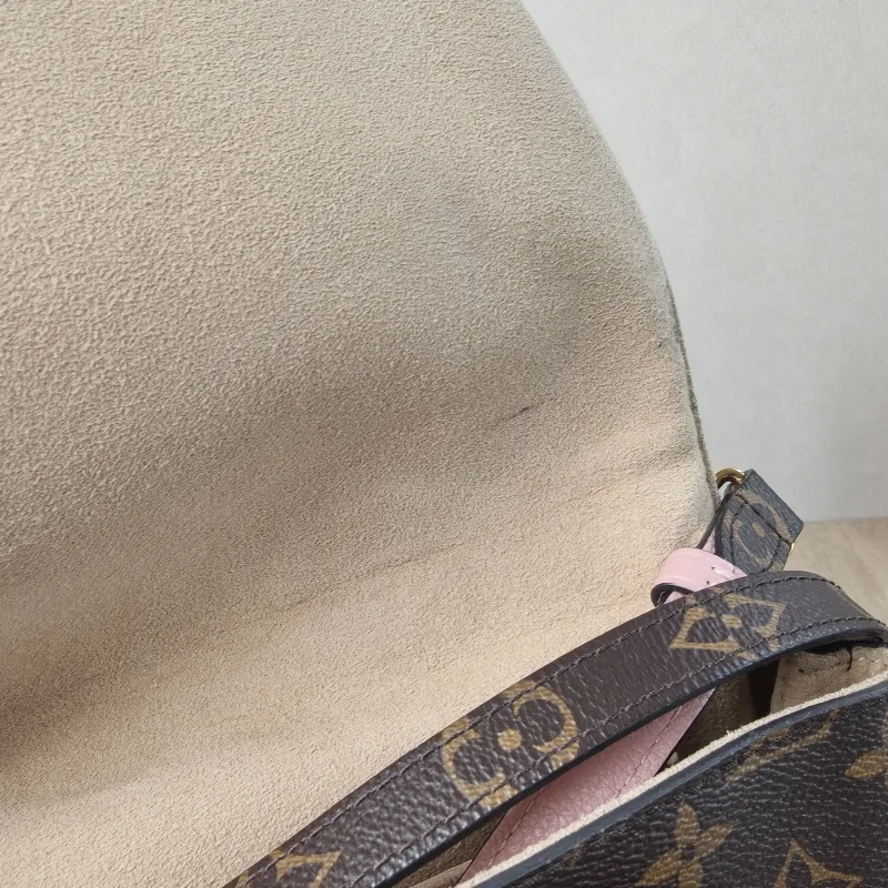 Louis Vuitton Crossbody Bag Marignan Messenger Bag Pink PVC · Calfskin Large 29 × 13.5 × 21 cm — detail view 17 of 17