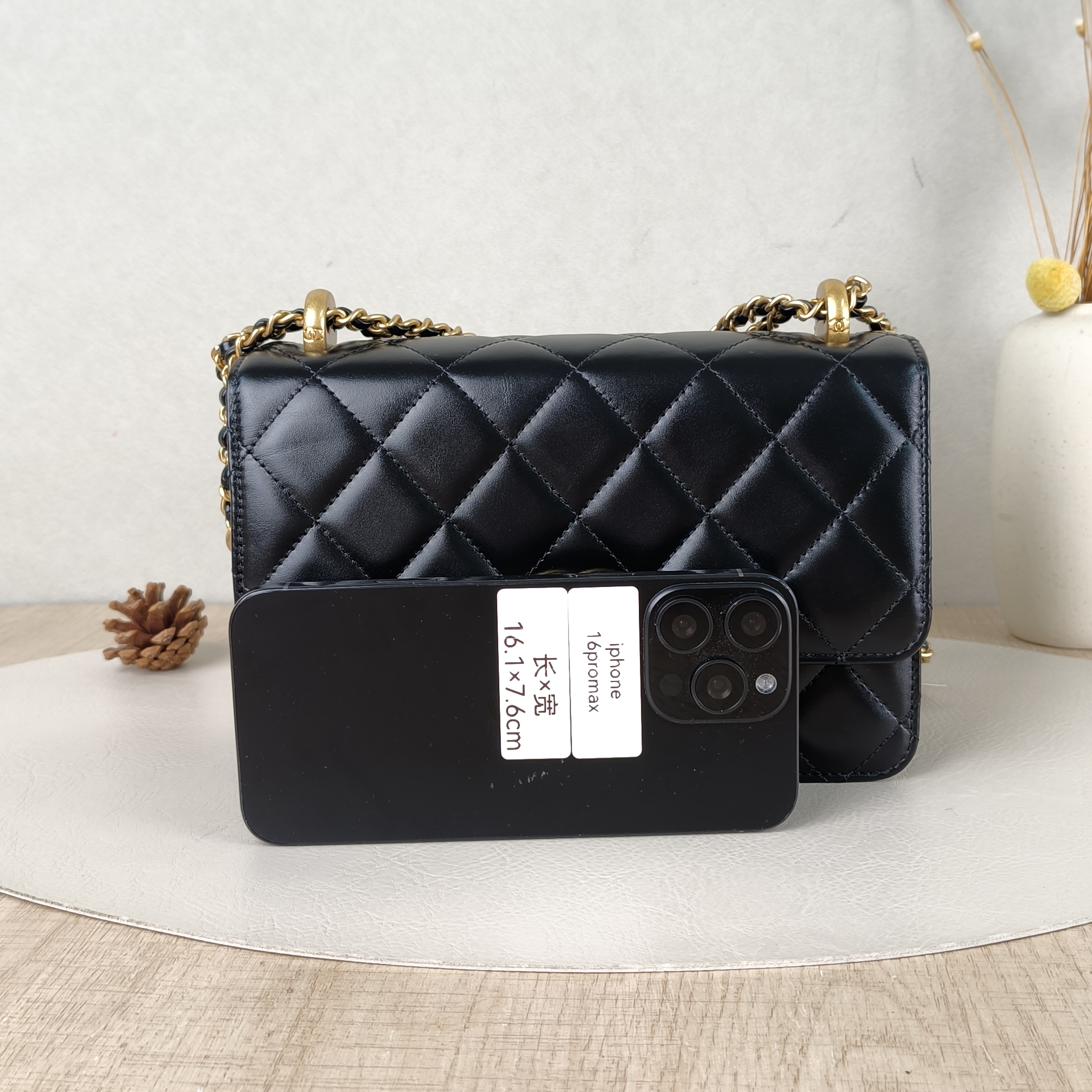 Chanel Crossbody Bag Black Calfskin Medium22 × 8 × 14.5 cm — cover view 6 of 6